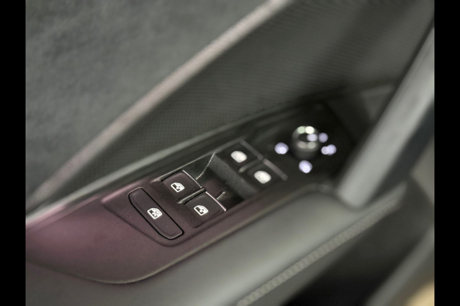 Volkswagen Tayron 1.5 eTSI R-Line Edition | Full Option | Garantie tot 2030 | Pano | IQ. Drive | Trekhaak |Park Assist Pro | H/K