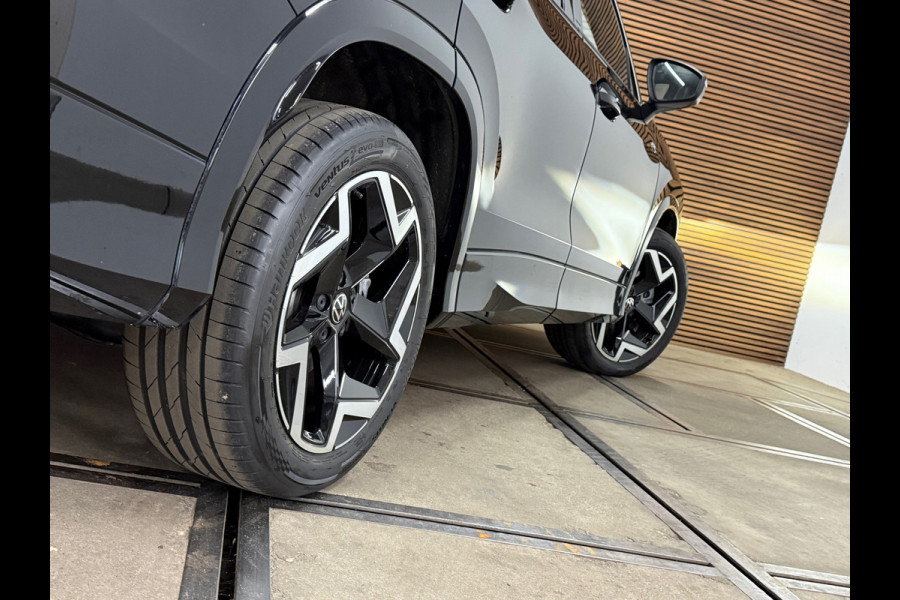Volkswagen Tayron 1.5 eTSI R-Line Edition | Full Option | Garantie tot 2030 | Pano | IQ. Drive | Trekhaak |Park Assist Pro | H/K