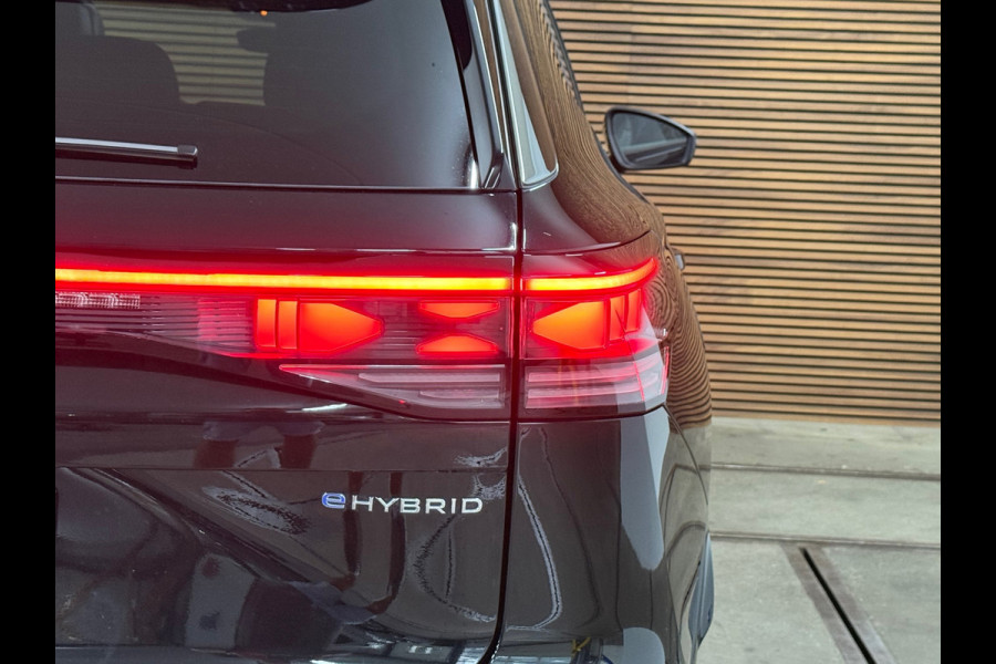 Volkswagen Tayron 1.5 eTSI R-Line Edition | Full Option | Garantie tot 2030 | Pano | IQ. Drive | Trekhaak |Park Assist Pro | H/K