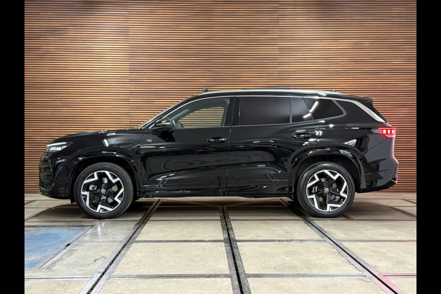 Volkswagen Tayron 1.5 eTSI R-Line Edition | Full Option | Garantie tot 2030 | Pano | IQ. Drive | Trekhaak |Park Assist Pro | H/K