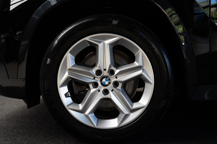 BMW X1 xDrive23i xLine 18inch Sportstoelen Leder Driving Assistant Plus Trekhaak