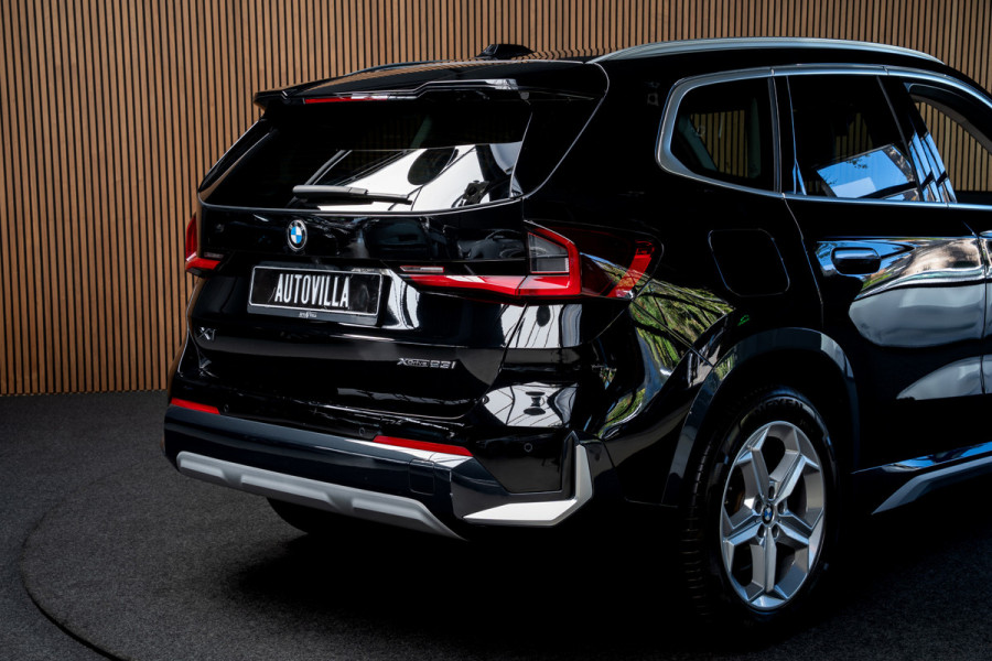 BMW X1 xDrive23i xLine 18inch Sportstoelen Leder Driving Assistant Plus Trekhaak