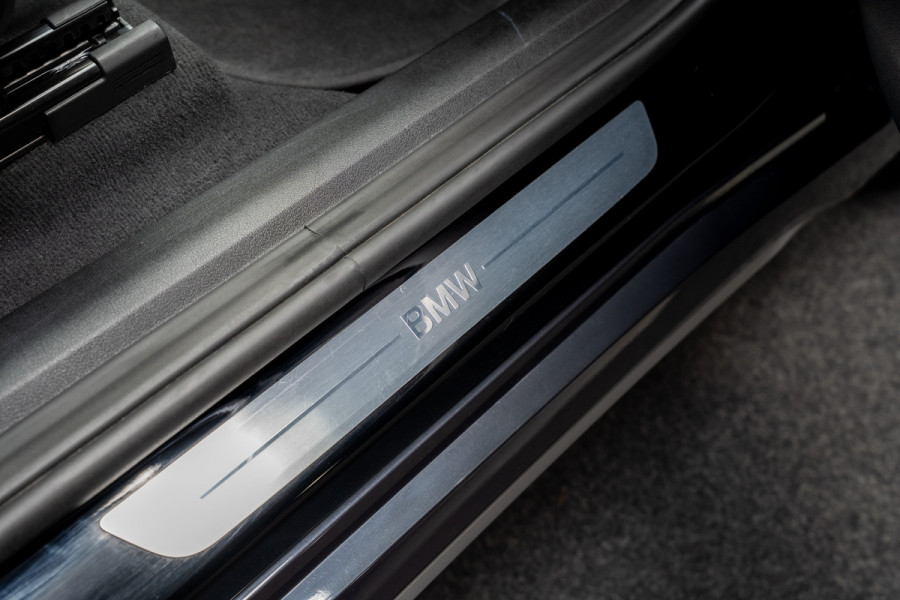 BMW X1 xDrive23i xLine 18inch Sportstoelen Leder Driving Assistant Plus Trekhaak