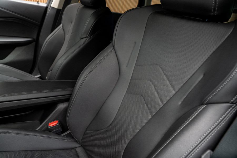 BMW X1 xDrive23i xLine 18inch Sportstoelen Leder Driving Assistant Plus Trekhaak