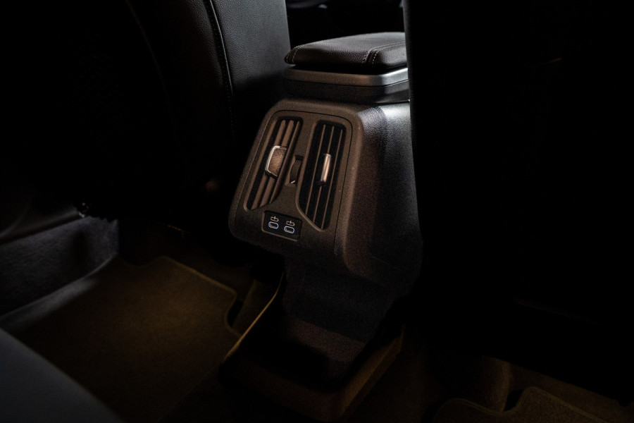 BMW X1 xDrive23i xLine 18inch Sportstoelen Leder Driving Assistant Plus Trekhaak