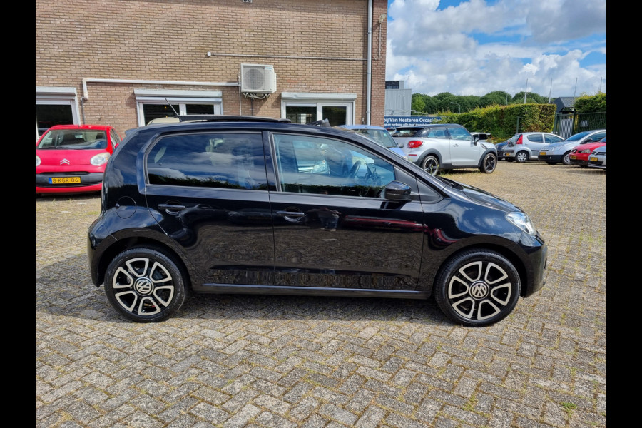 Volkswagen up! 1.0 BMT high up! ✅PANO DAK ✅ZEER MOOI