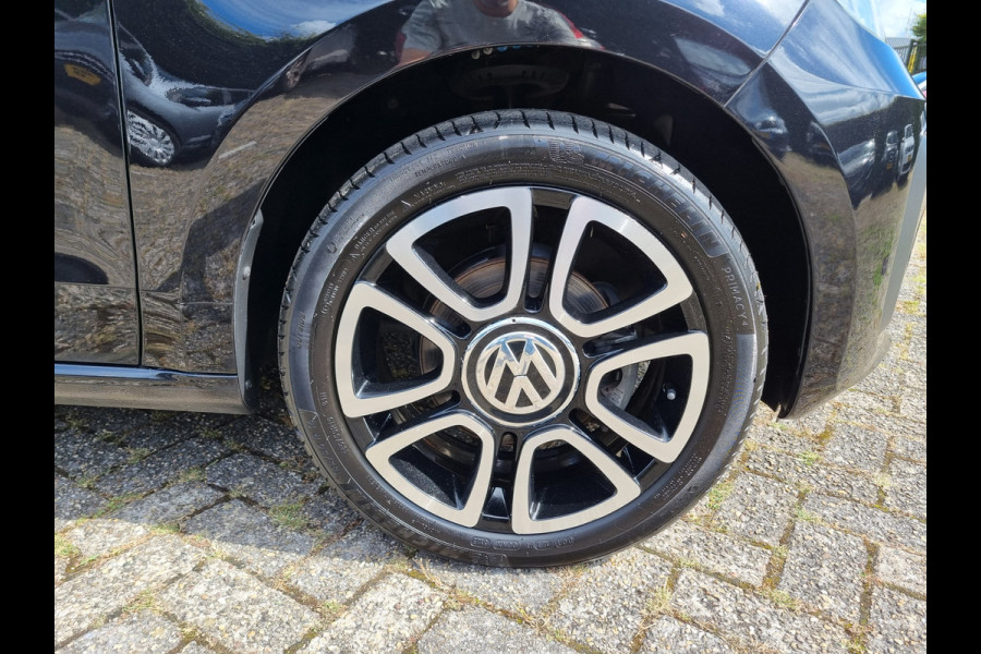 Volkswagen up! 1.0 BMT high up! ✅PANO DAK ✅ZEER MOOI