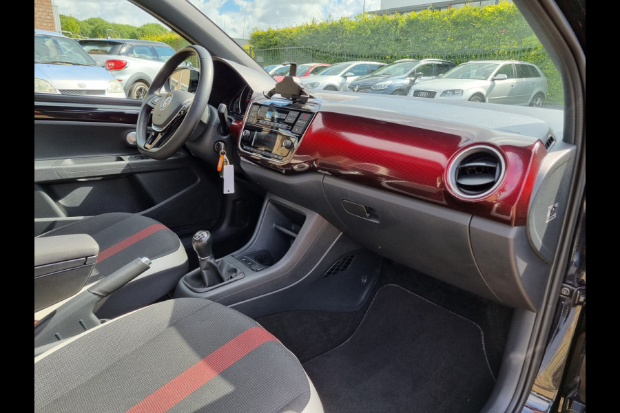 Volkswagen up! 1.0 BMT high up! ✅PANO DAK ✅ZEER MOOI