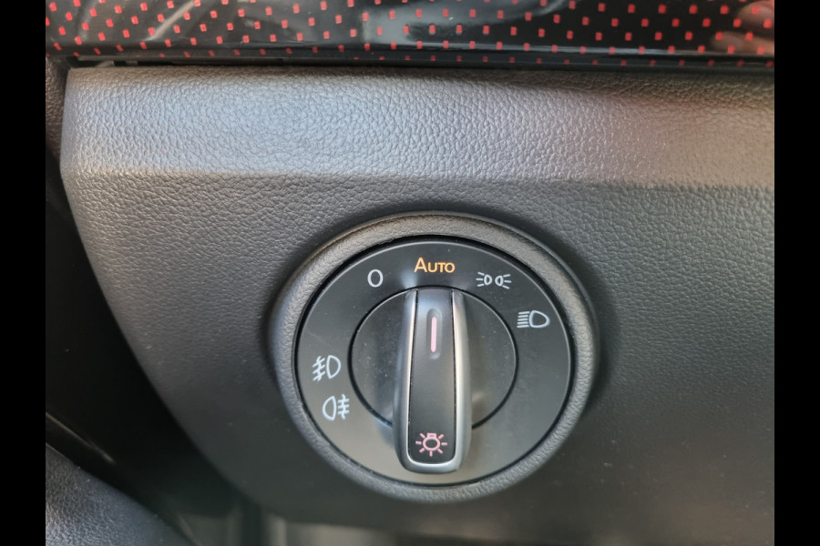 Volkswagen up! 1.0 BMT high up! ✅PANO DAK ✅ZEER MOOI