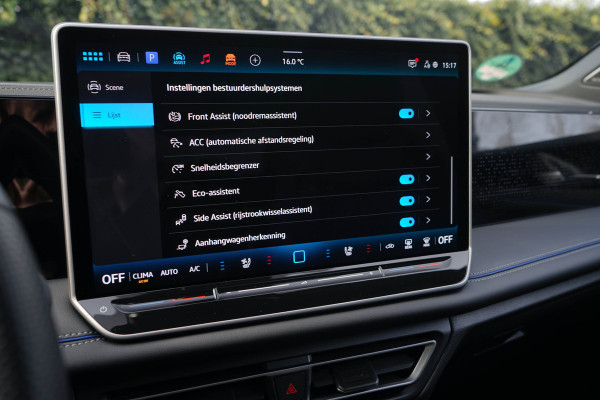 Volkswagen Tiguan 1.5 eHybrid R-Line / 5 jaar Fabrieksgarantie/ Stoelen met Massage & Koeling/ Panoramadak/ 200kW (272PK)