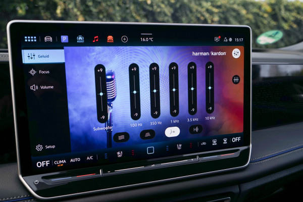 Volkswagen Tiguan 1.5 eHybrid R-Line / 5 jaar Fabrieksgarantie/ Stoelen met Massage & Koeling/ Panoramadak/ 200kW (272PK)