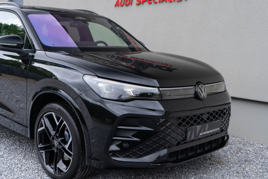Volkswagen Tiguan 1.5 eHybrid R-Line / 5 jaar Fabrieksgarantie/ Stoelen met Massage & Koeling/ Panoramadak/ 200kW (272PK)
