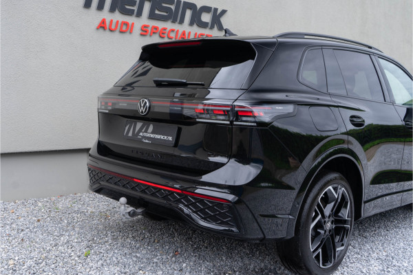Volkswagen Tiguan 1.5 eHybrid R-Line / 5 jaar Fabrieksgarantie/ Stoelen met Massage & Koeling/ Panoramadak/ 200kW (272PK)