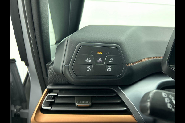 CUPRA Born Business 62 kWh Automaat Navigatie Apple Carplay/ Android Auto Camera Parkeersensoren Adaptive Cruise Control Stoel- en stuurverwarming Full Led Climate Control Lichtmetalen velgen