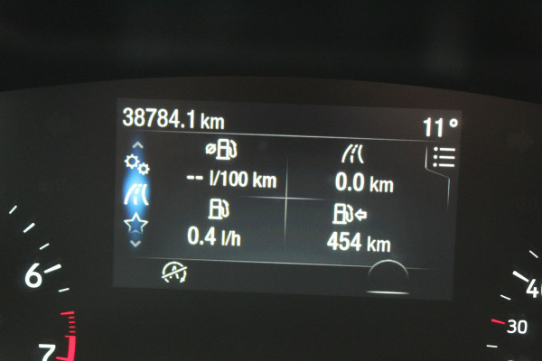 Ford FOCUS Wagon 1.0-125pk EcoBoost Mild-hybrid Titanium. Mooie, ruime, luxe en comfortabele Ford Focus wagon. Volautm. airco dual, camera, easy entry/easy go, stoel-, stuur- en voorraamverw., cruise control, Isofix, side- en lane assist, parkeersensoren v+a, LM wielen etc.