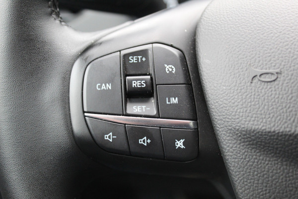 Ford FOCUS Wagon 1.0-125pk EcoBoost Mild-hybrid Titanium. Mooie, ruime, luxe en comfortabele Ford Focus wagon. Volautm. airco dual, camera, easy entry/easy go, stoel-, stuur- en voorraamverw., cruise control, Isofix, side- en lane assist, parkeersensoren v+a, LM wielen etc.