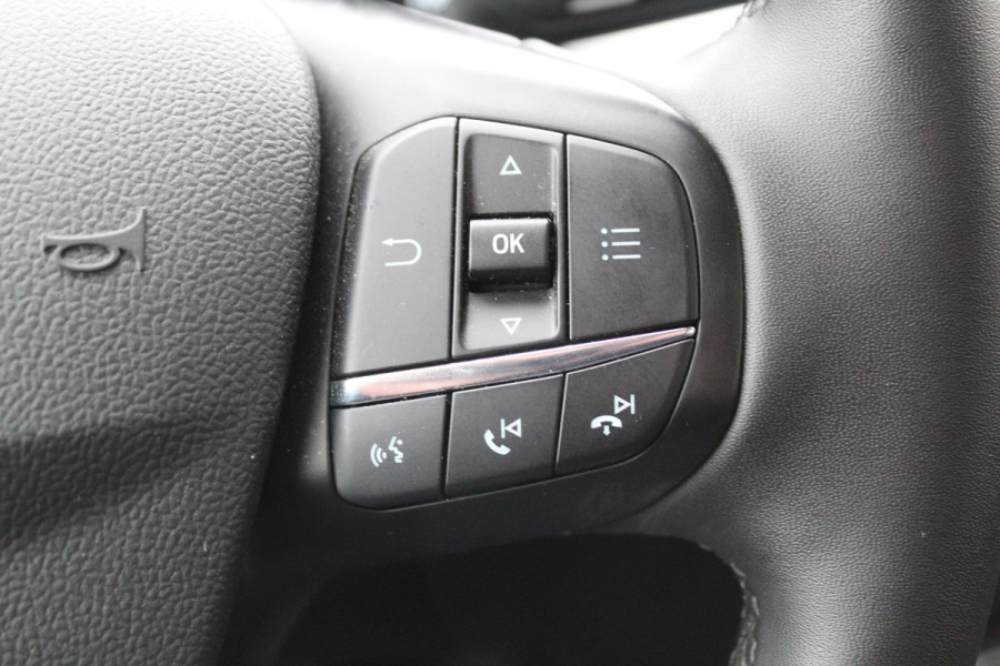 Ford FOCUS Wagon 1.0-125pk EcoBoost Mild-hybrid Titanium. Mooie, ruime, luxe en comfortabele Ford Focus wagon. Volautm. airco dual, camera, easy entry/easy go, stoel-, stuur- en voorraamverw., cruise control, Isofix, side- en lane assist, parkeersensoren v+a, LM wielen etc.
