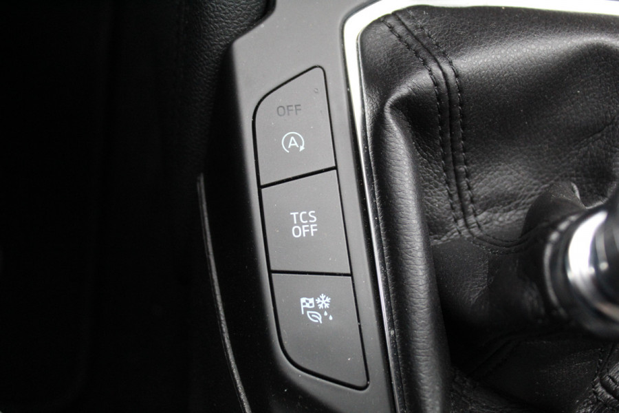 Ford FOCUS Wagon 1.0-125pk EcoBoost Mild-hybrid Titanium. Mooie, ruime, luxe en comfortabele Ford Focus wagon. Volautm. airco dual, camera, easy entry/easy go, stoel-, stuur- en voorraamverw., cruise control, Isofix, side- en lane assist, parkeersensoren v+a, LM wielen etc.