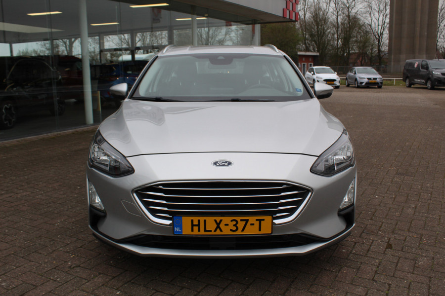 Ford FOCUS Wagon 1.0-125pk EcoBoost Mild-hybrid Titanium. Mooie, ruime, luxe en comfortabele Ford Focus wagon. Volautm. airco dual, camera, easy entry/easy go, stoel-, stuur- en voorraamverw., cruise control, Isofix, side- en lane assist, parkeersensoren v+a, LM wielen etc.