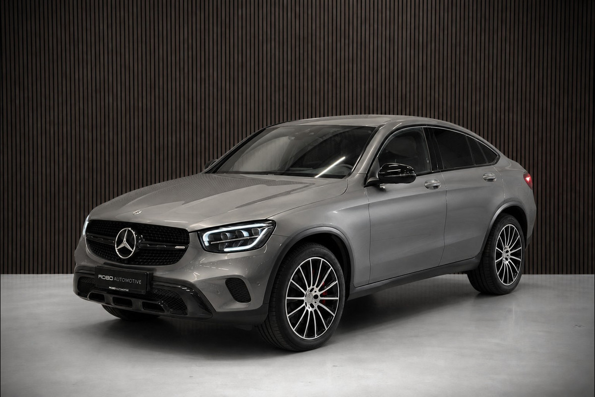 Mercedes-Benz GLC Coupé 300e 4MATIC Premium Plus | Panoramadak | Stuurverwarming | Stoelverwarming | Head-Up Display | Massage | Memory Seats | Luchtvering | Keyless | 360 Camera | Leer | Ambiance Verlichting | Trekhaak | Apple Carplay | Na