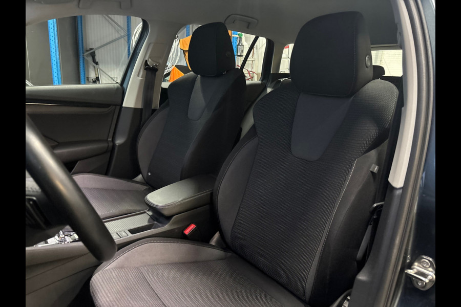 Škoda Octavia Combi 1.0 e-TSI Business Edition Automaat | Clima | Cruise | PDC | Trekhaak