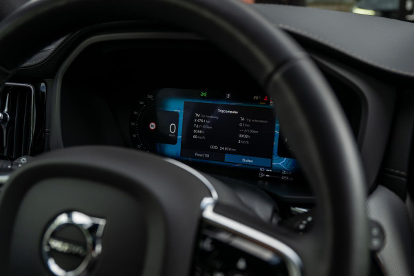 Volvo XC60 2.0 T8 AWD Polestar Engineered HEICO B&W Pano