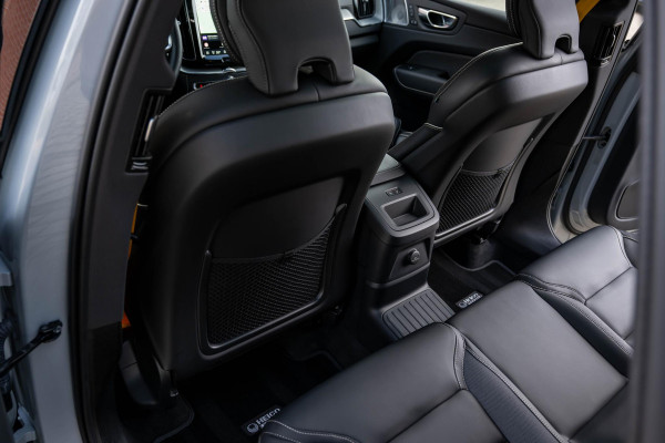 Volvo XC60 2.0 T8 AWD Polestar Engineered HEICO B&W Pano