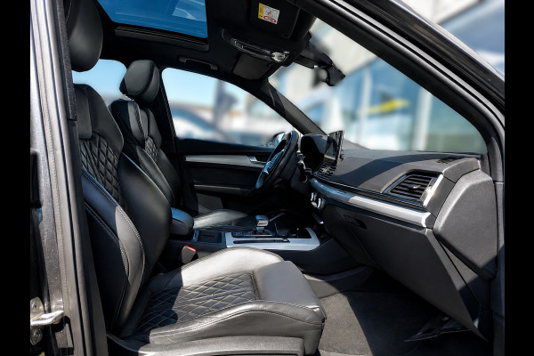 Audi Q5 Sportback 55 TFSI e S edition S-Line | Panoramadak | Stoelverwarming | RS Stoelen | Apple Carplay | Camera | Keyless | Navigatie | Trekhaak | Cruise Control | Memory Seat | Ambiance Verlichting | Matrix LED