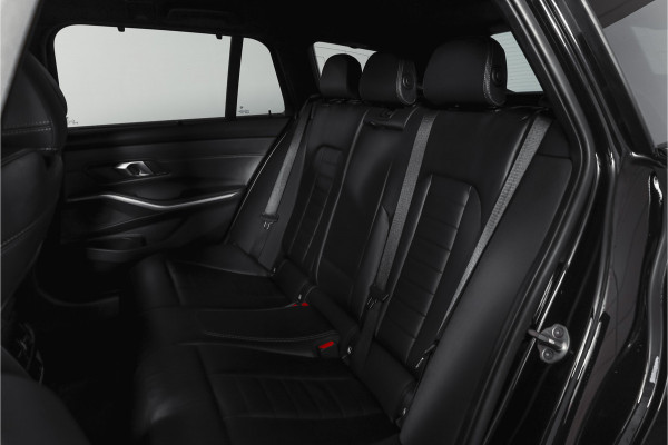 BMW 3 Serie Touring 330e xDrive M Sport Edition | Dig. Cockpit | Adapt. Cruise | Stoelverw. | PDC | 360 Camera | NAV + App. Connect | ECC | Elek. Klep | LM 18" | 3198