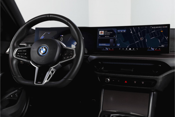 BMW 3 Serie Touring 330e xDrive M Sport Edition | Dig. Cockpit | Adapt. Cruise | Stoelverw. | PDC | 360 Camera | NAV + App. Connect | ECC | Elek. Klep | LM 18" | 3198