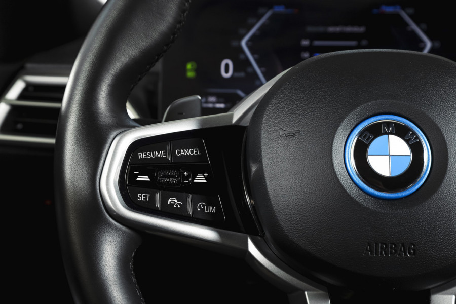 BMW 3 Serie Touring 330e xDrive M Sport Edition | Dig. Cockpit | Adapt. Cruise | Stoelverw. | PDC | 360 Camera | NAV + App. Connect | ECC | Elek. Klep | LM 18" | 3198