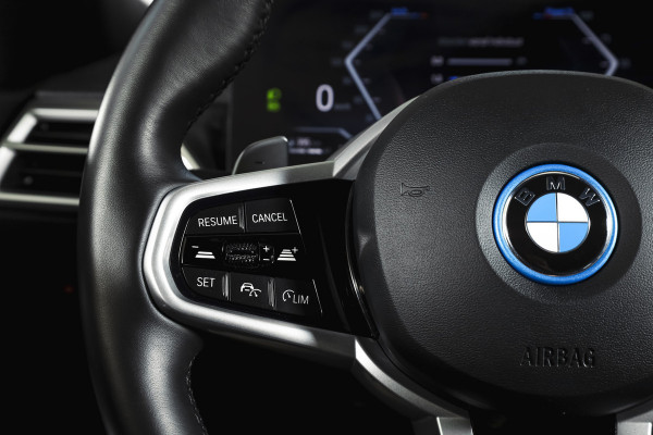 BMW 3 Serie Touring 330e xDrive M Sport Edition | Dig. Cockpit | Adapt. Cruise | Stoelverw. | PDC | 360 Camera | NAV + App. Connect | ECC | Elek. Klep | LM 18" | 3198