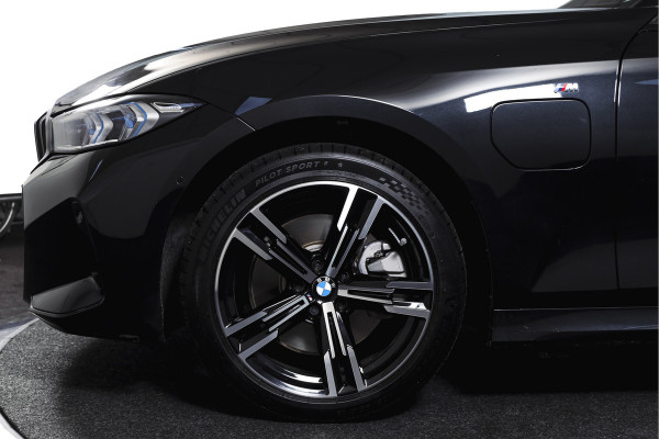 BMW 3 Serie Touring 330e xDrive M Sport Edition | Dig. Cockpit | Adapt. Cruise | Stoelverw. | PDC | 360 Camera | NAV + App. Connect | ECC | Elek. Klep | LM 18" | 3198