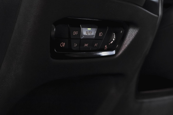 BMW 3 Serie Touring 330e xDrive M Sport Edition | Dig. Cockpit | Adapt. Cruise | Stoelverw. | PDC | 360 Camera | NAV + App. Connect | ECC | Elek. Klep | LM 18" | 3198