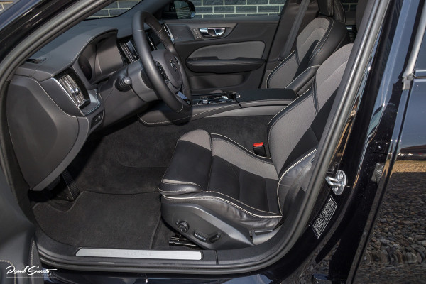 Volvo V60 2.0 T8 Plug-in hybrid AWD Ultimate Dark Long Range | Panoramadak | Harman Kardon | Adaptieve cruise | Blis | Memory |