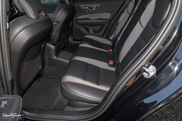 Volvo V60 2.0 T8 Plug-in hybrid AWD Ultimate Dark Long Range | Panoramadak | Harman Kardon | Adaptieve cruise | Blis | Memory |