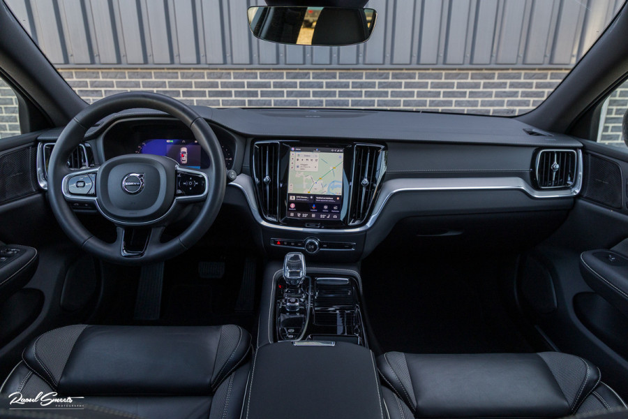 Volvo V60 2.0 T8 Plug-in hybrid AWD Ultimate Dark Long Range | Panoramadak | Harman Kardon | Adaptieve cruise | Blis | Memory |
