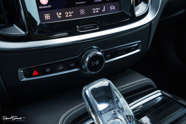 Volvo V60 2.0 T8 Plug-in hybrid AWD Ultimate Dark Long Range | Panoramadak | Harman Kardon | Adaptieve cruise | Blis | Memory |