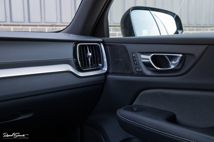 Volvo V60 2.0 T8 Plug-in hybrid AWD Ultimate Dark Long Range | Panoramadak | Harman Kardon | Adaptieve cruise | Blis | Memory |