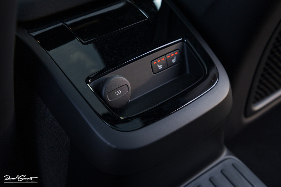 Volvo V60 2.0 T8 Plug-in hybrid AWD Ultimate Dark Long Range | Panoramadak | Harman Kardon | Adaptieve cruise | Blis | Memory |