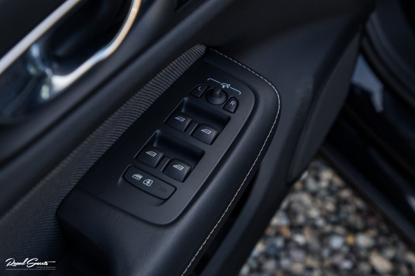 Volvo V60 2.0 T8 Plug-in hybrid AWD Ultimate Dark Long Range | Panoramadak | Harman Kardon | Adaptieve cruise | Blis | Memory |