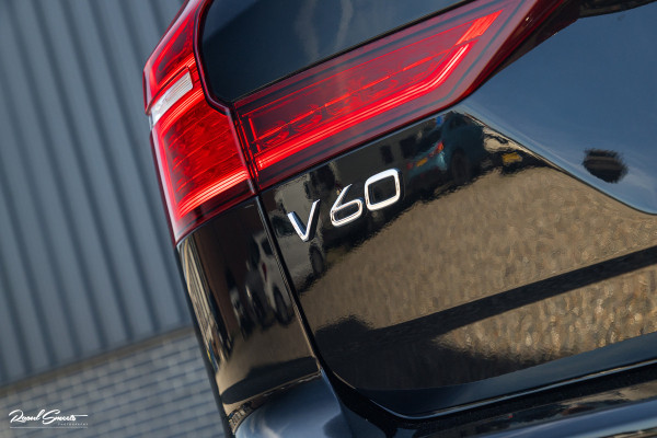 Volvo V60 2.0 T8 Plug-in hybrid AWD Ultimate Dark Long Range | Panoramadak | Harman Kardon | Adaptieve cruise | Blis | Memory |