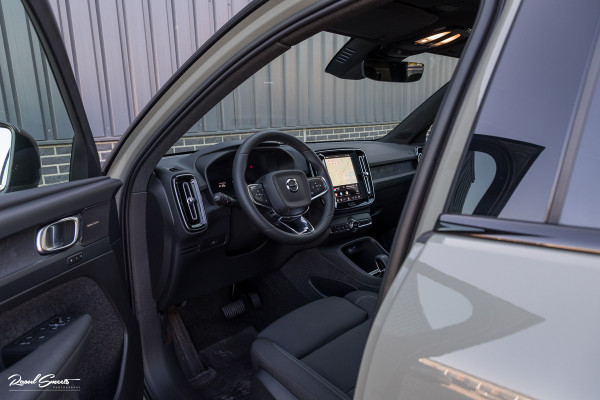 Volvo XC40 Recharge Ultimate 70 kWh | Panoramadak | Adaptieve cruise | Memory | Blis | Harman Kardon |