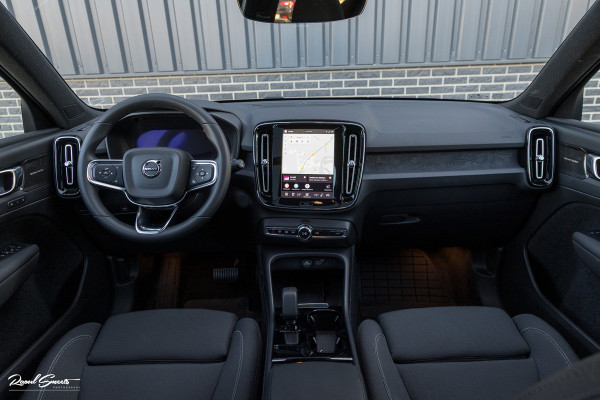 Volvo XC40 Recharge Ultimate 70 kWh | Panoramadak | Adaptieve cruise | Memory | Blis | Harman Kardon |