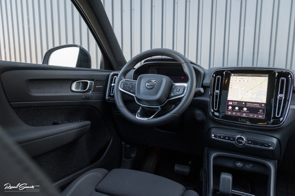 Volvo XC40 Recharge Ultimate 70 kWh | Panoramadak | Adaptieve cruise | Memory | Blis | Harman Kardon |