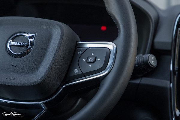 Volvo XC40 Recharge Ultimate 70 kWh | Panoramadak | Adaptieve cruise | Memory | Blis | Harman Kardon |