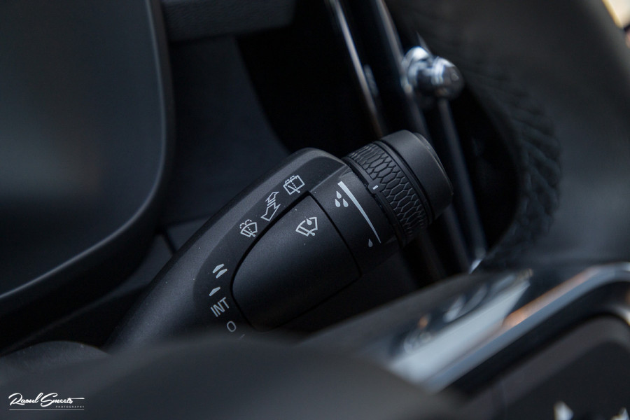 Volvo XC40 Recharge Ultimate 70 kWh | Panoramadak | Adaptieve cruise | Memory | Blis | Harman Kardon |