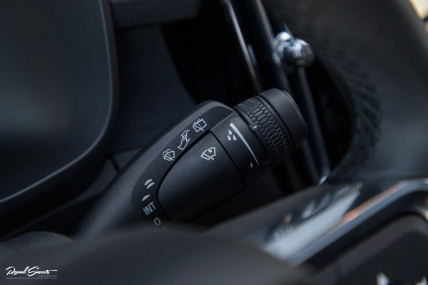 Volvo XC40 Recharge Ultimate 70 kWh | Panoramadak | Adaptieve cruise | Memory | Blis | Harman Kardon |