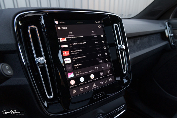 Volvo XC40 Recharge Ultimate 70 kWh | Panoramadak | Adaptieve cruise | Memory | Blis | Harman Kardon |