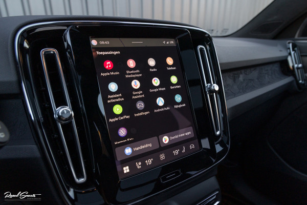 Volvo XC40 Recharge Ultimate 70 kWh | Panoramadak | Adaptieve cruise | Memory | Blis | Harman Kardon |